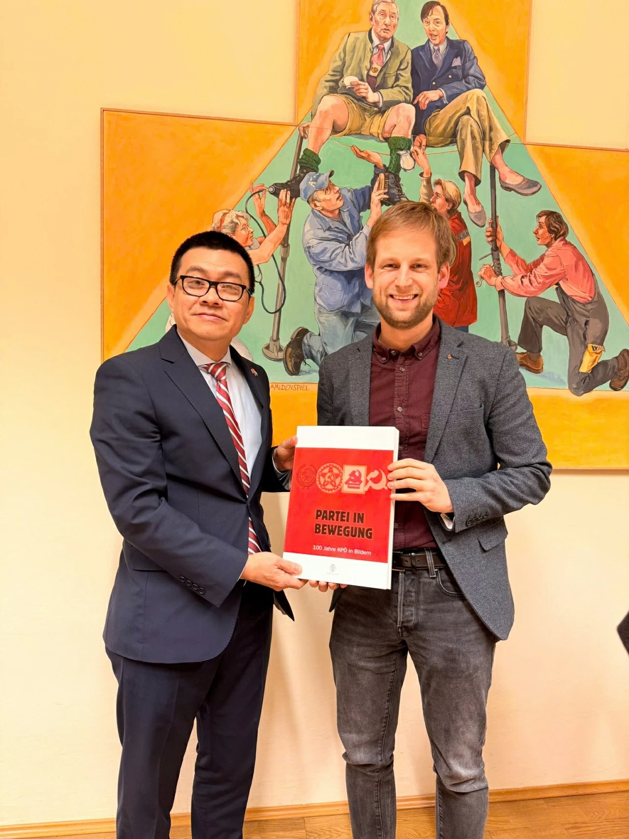 Austrian Communist Party admires Vietnam's success story Austrian Communist Party admires Vietnam's success story