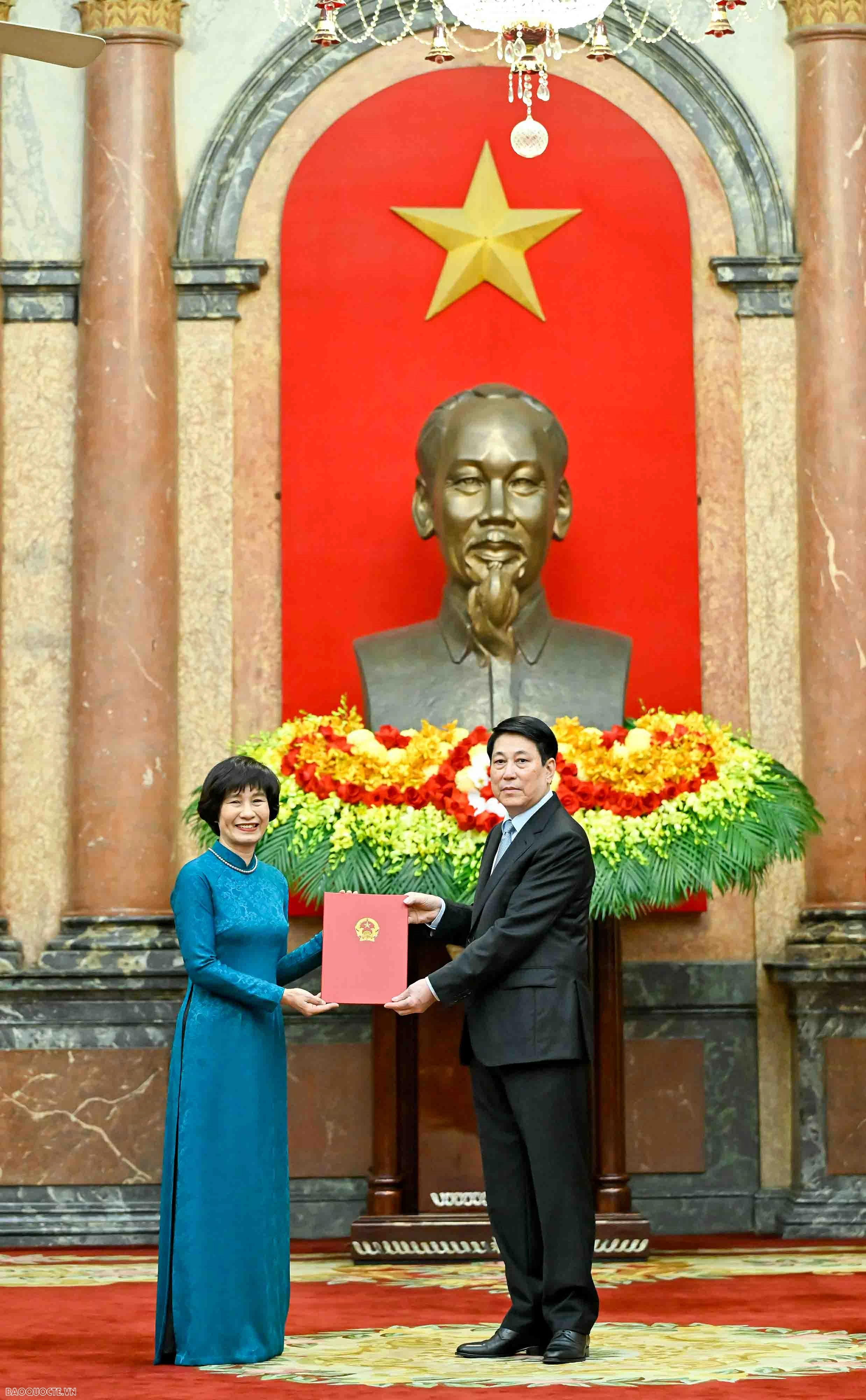 President Luong Cuong presents Appointment Decisions for Vietnamese Ambassadors for the 2025-2028 term President Luong Cuong presents Appointment Decisions for Vietnamese Ambassadors for the 2025-2028 term