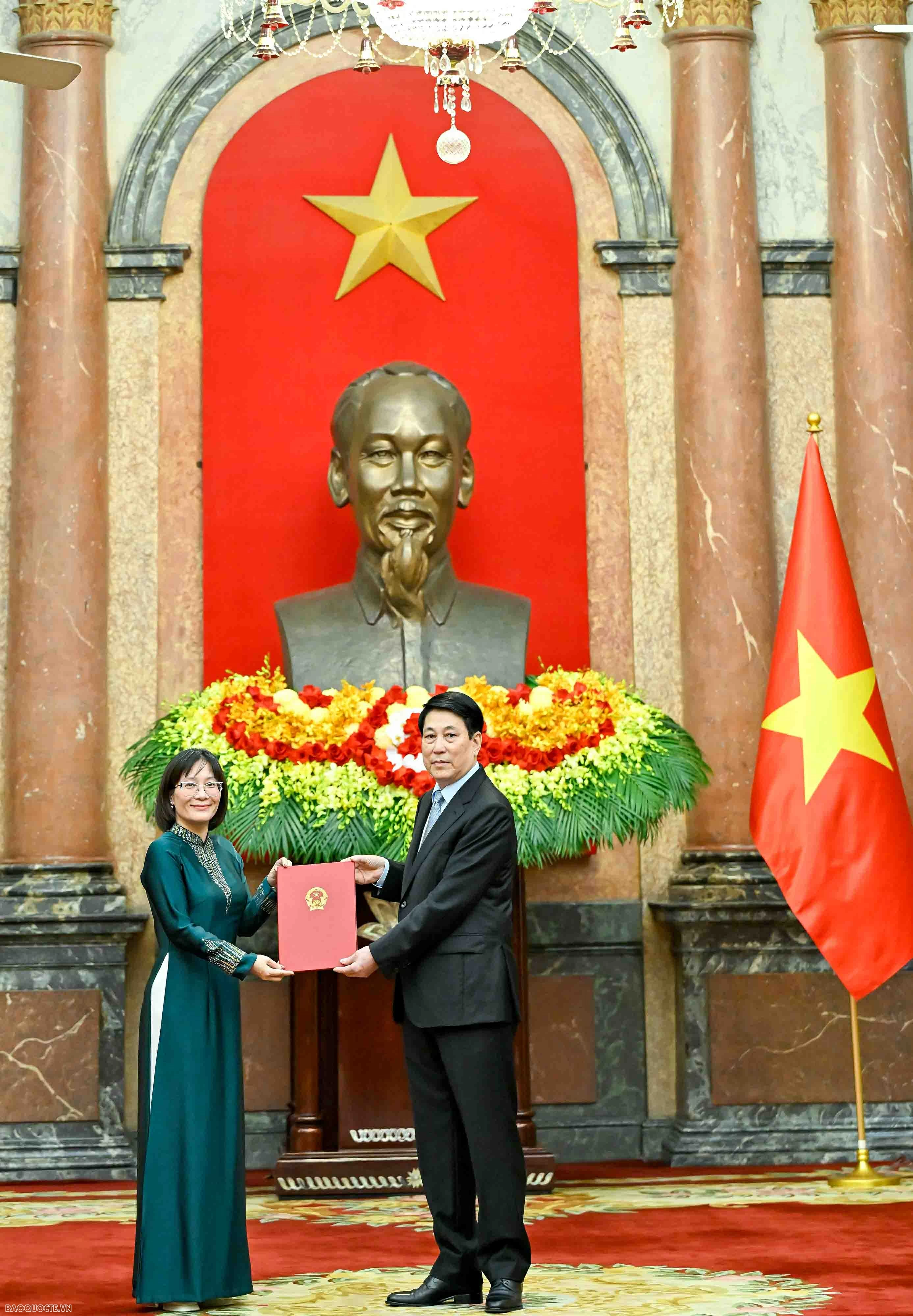 President Luong Cuong presents Appointment Decisions for Vietnamese Ambassadors for the 2025-2028 term President Luong Cuong presents Appointment Decisions for Vietnamese Ambassadors for the 2025-2028 term