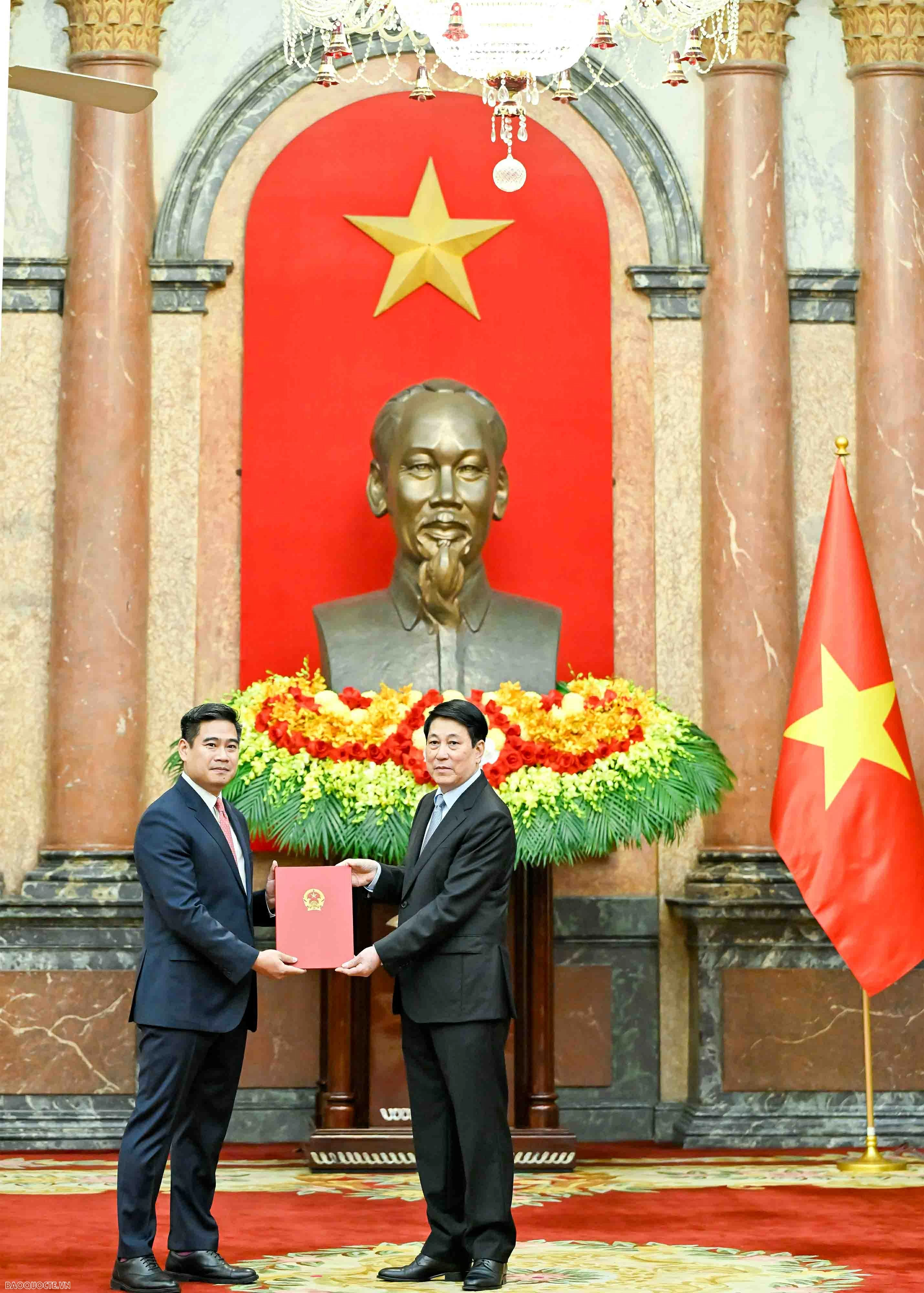 President Luong Cuong presents Appointment Decisions for Vietnamese Ambassadors for the 2025-2028 term