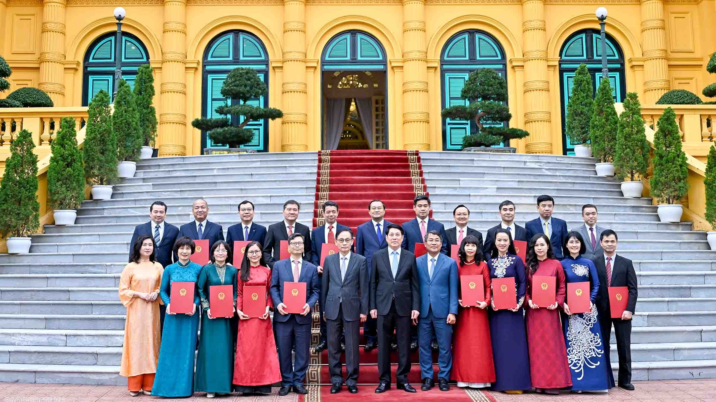 President Luong Cuong presents Appointment Decisions for Vietnamese Ambassadors for the 2025-2028 term