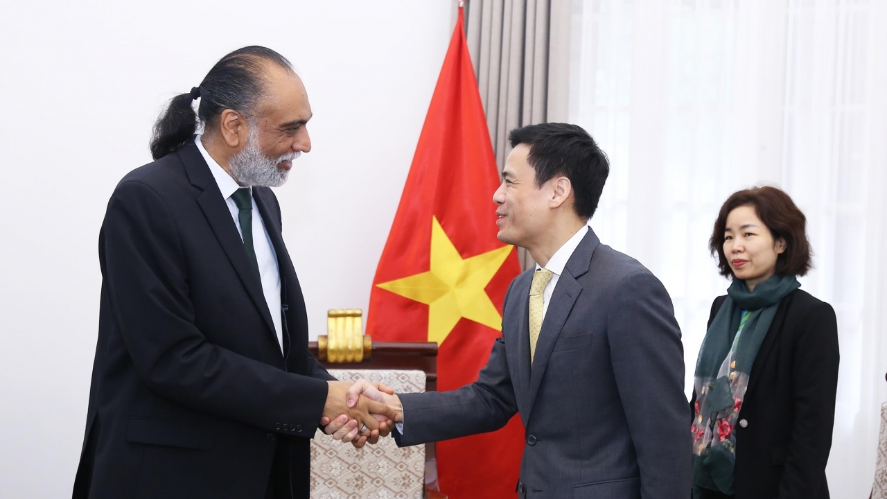 Vietnam strengthens cooperation with the UN on science, technology, and AI governance: Deputy FM Dang Hoang Giang