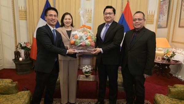 Vietnamese Embassy in France congratulates Laos on its 12th Congress