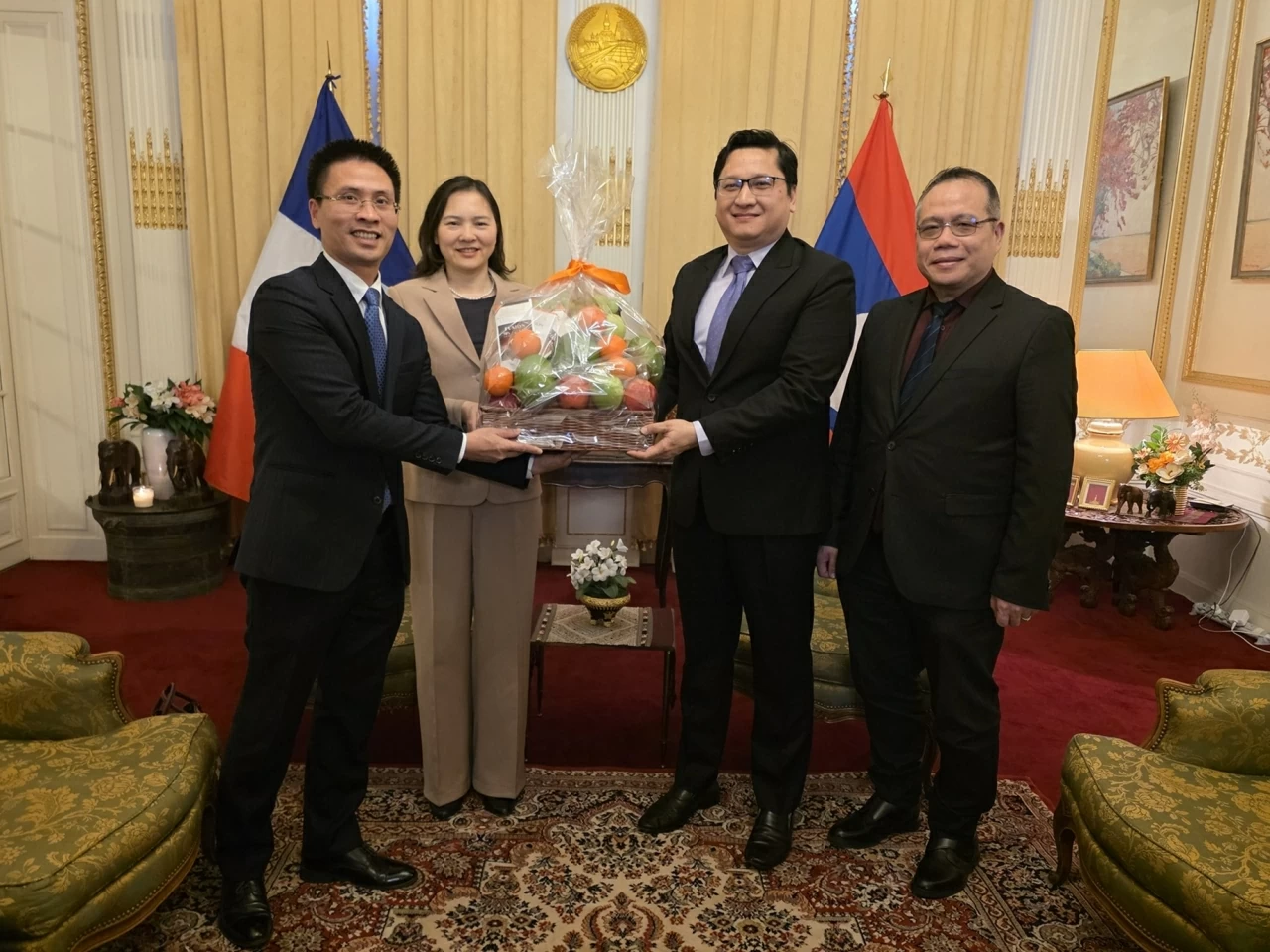 Vietnamese Embassy in France congratulates Laos on its 12th Congress