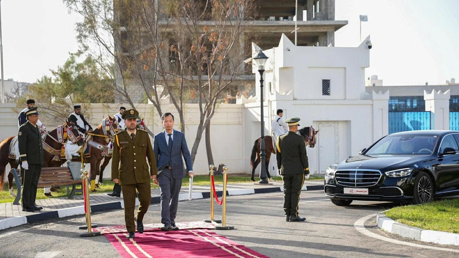 Ambassador Nguyen Nam Duong presents Credentials to the Chairman of the Presidential Council of Libya