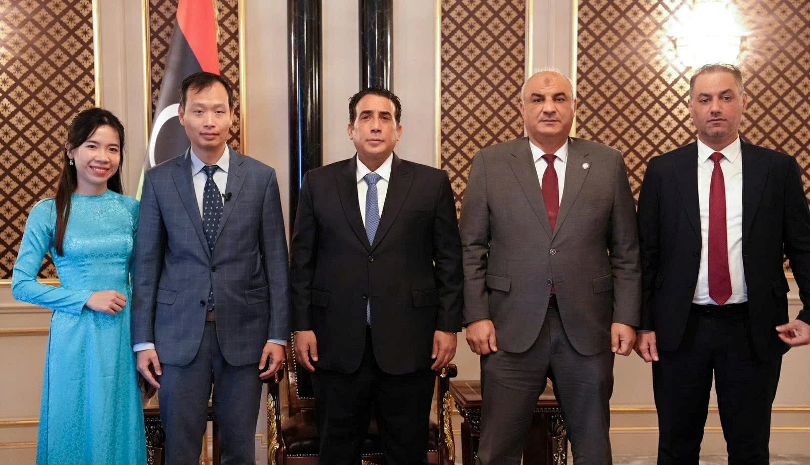 Ambassador Nguyen Nam Duong presents Credentials to the Chairman of the Presidential Council of Libya