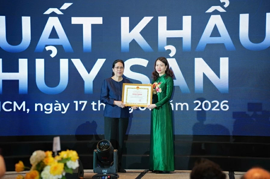 Deputy Foreign Minister Nguyen Minh Hang attends Vietnam Seafood Export Summary 2025 – Overcoming challenges, reaching records