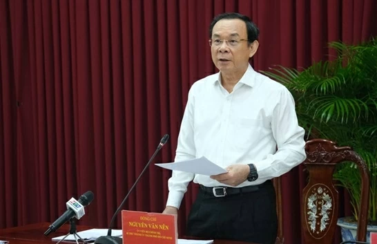 Politburo member and standing member of the subcommittee responsible for drafting the Congress documents Nguyen Van Nen (Photo: VNA)