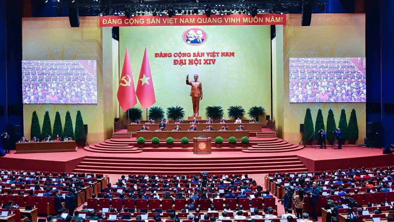14th National Party Congress: Preparatory Session convenes in Hanoi