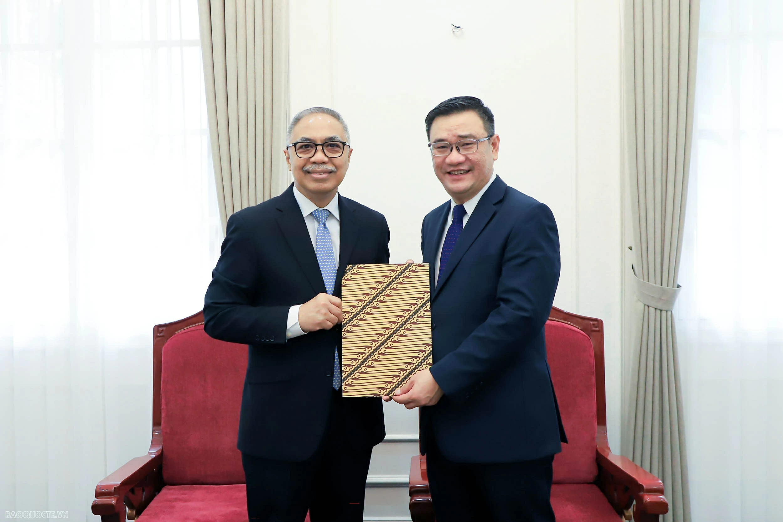 Reception of copies of Credentials for the appointment of Ambassadors of the Philippines and Indonesia to Vietnam