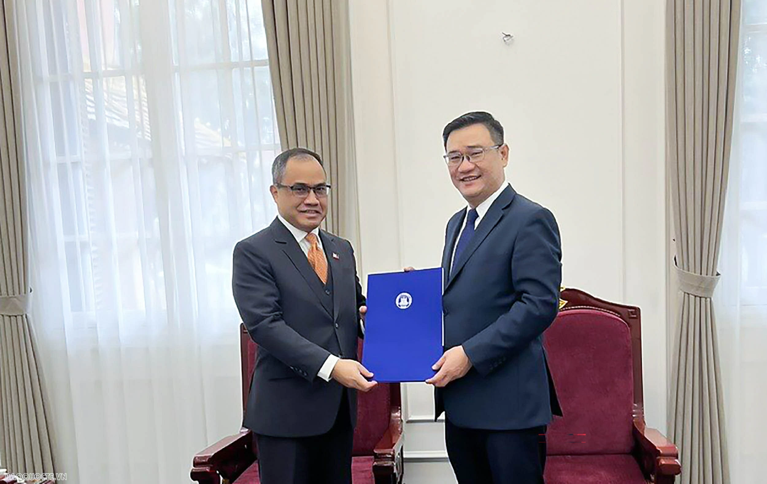 Reception of copies of Credentials for the appointment of Ambassadors of the Philippines and Indonesia to Vietnam