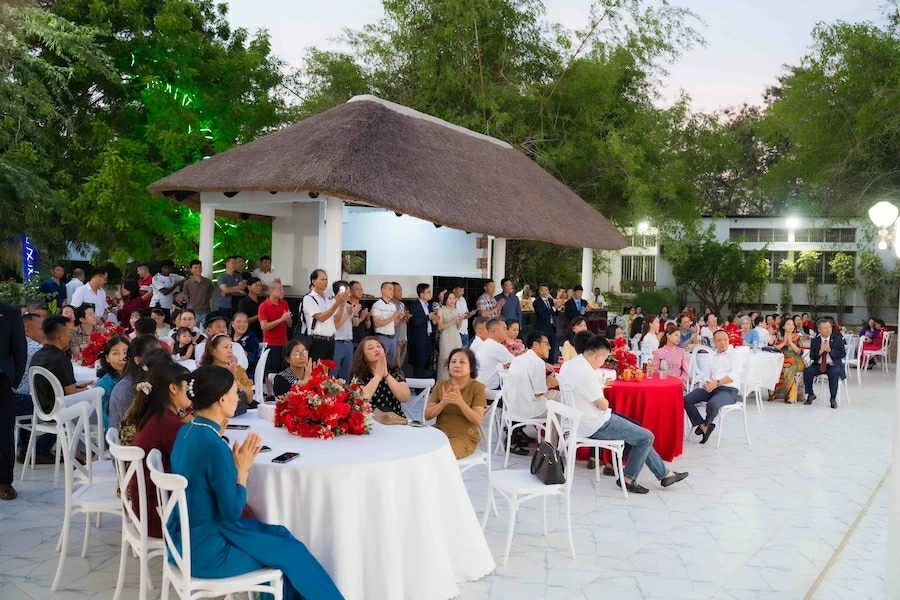 Warm Homeland Spring comes to the Vietnamese community in Angola in celebration of the 14th National Party Congress