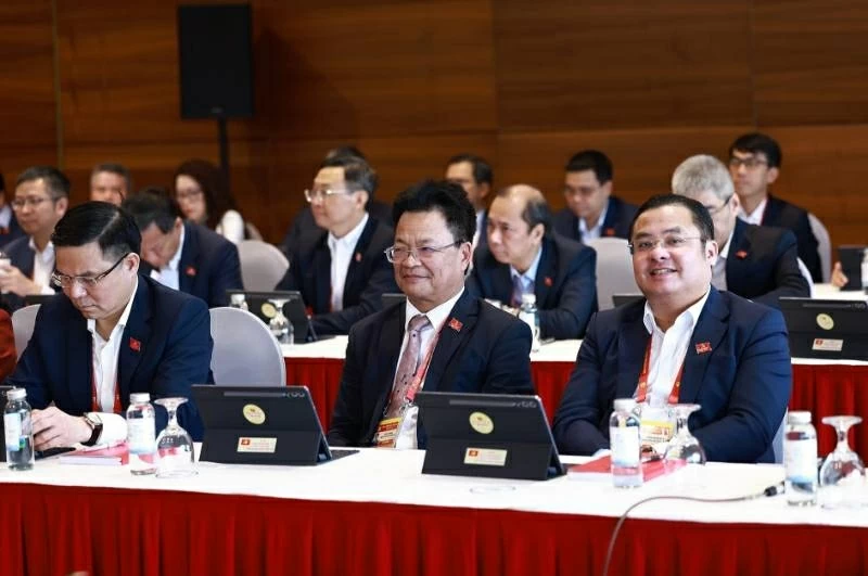 14th National Party Congress: Delegates hold group discussions on the afternoon of January 20