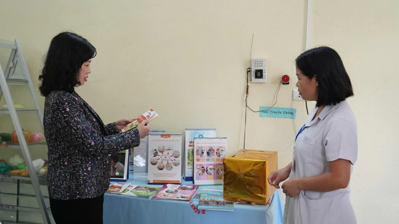 Minister of Health Dao Hong Lan: Putting people at the center, providing comprehensive health care from early, remote, and grassroots levels Minister of Health Dao Hong Lan: Putting people at the center, providing comprehensive health care from early, remote, and grassroots levels