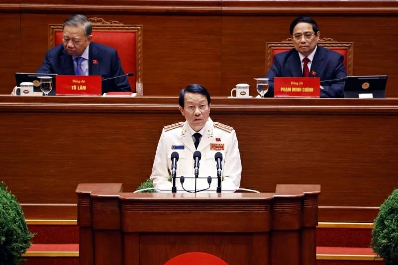 14th National Party Congress: Plenary Session discusses Congress documents
