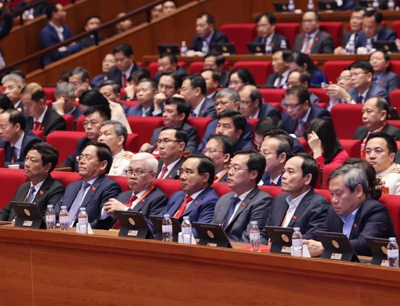 14th National Party Congress: Plenary Session discusses Congress documents
