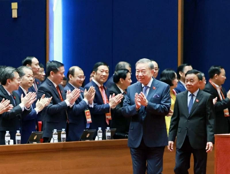 14th National Party Congress: Plenary Session discusses Congress documents