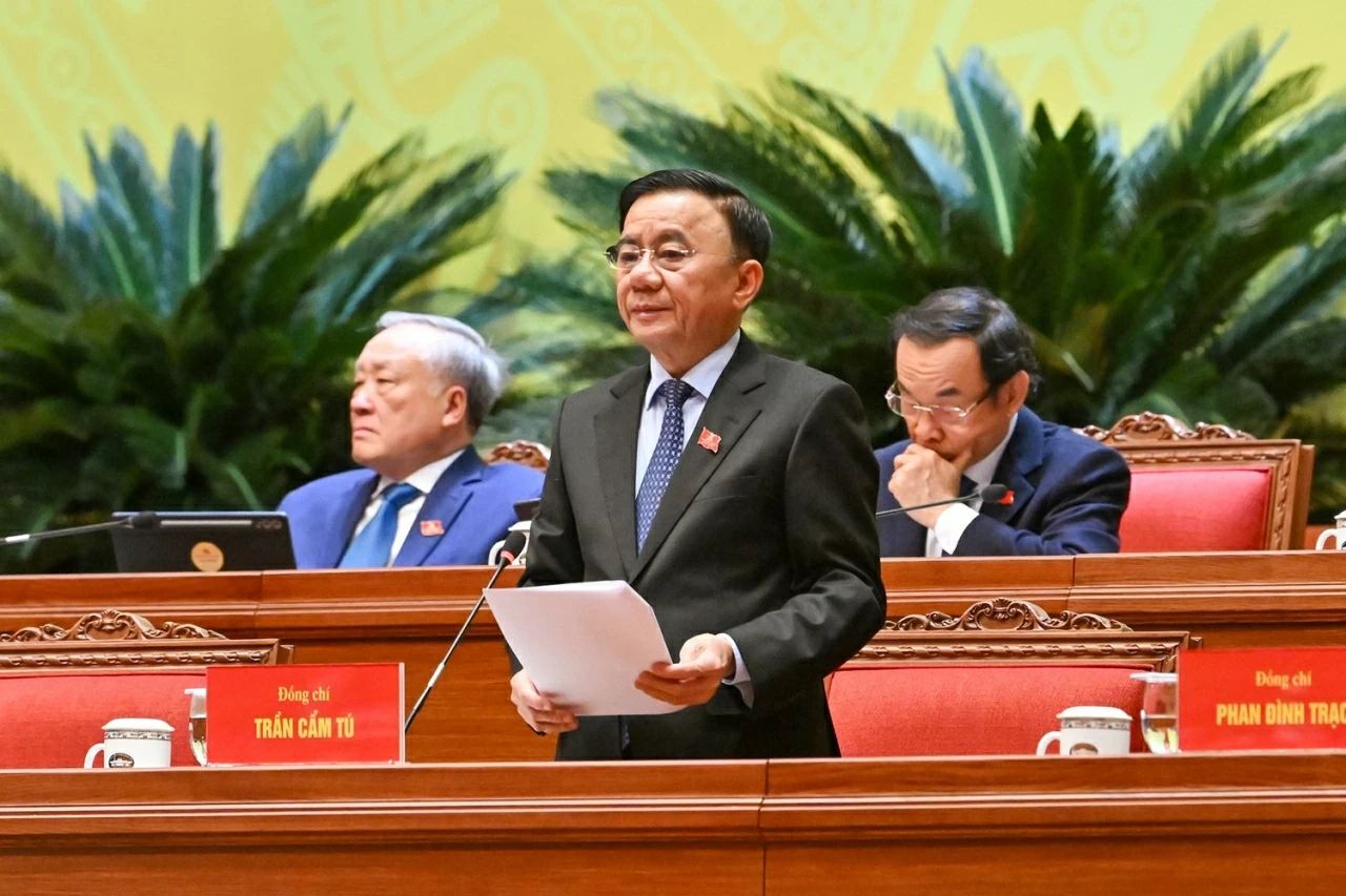 14th National Party Congress: Press Release on the Second Working Day