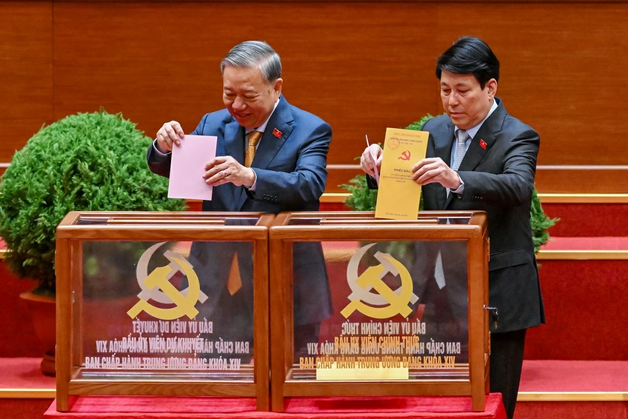14th National Party Congress: Press Release on Fourth Working Day—Resolution Adopted on the number of Party Central Committee Members