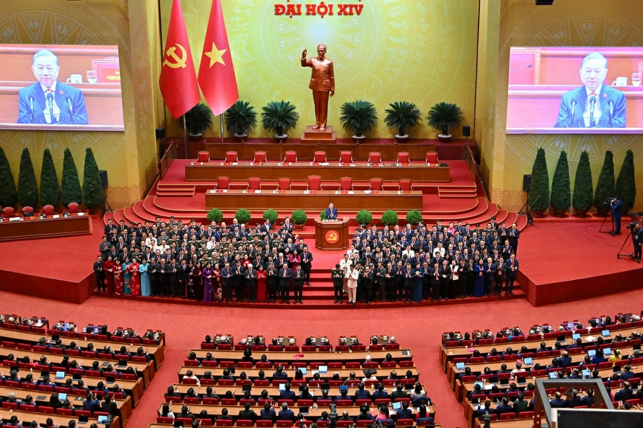Thay mặt Ban Chấp hành Trung ương Đảng khóa XIV, Tổng Bí thư Tô Lâm phát biểu, bày tỏ lòng biết ơn sâu sắc trước sự tin tưởng và tín nhiệm của toàn thể Đại hội, đây là vinh dự và trách nhiệm lớn trước Đảng, trước Nhân dân; khẳng định sẽ nỗ lực hết mình, t