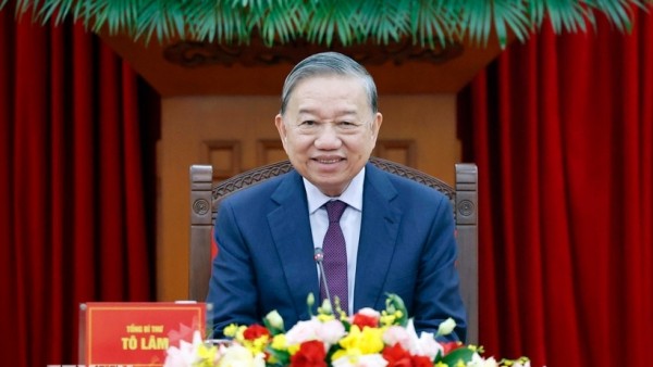 Russian President Vladimir Putin congratulates General Secretary To Lam during phone talks