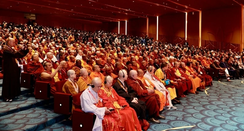 Hội nghị quy tụ hàng chục tăng đoàn, học giả và đại biểu đến từ hơn 40 quốc gia và vùng lãnh thổ, trong đó có Tăng đoàn Phật giáo Việt Nam. (Nguồn: Buddish Channel) Hội nghị quy tụ hàng chục tăng đoàn, học giả và đại biểu đến từ hơn 40 quốc gia và vùng lãnh thổ, trong đó có Tăng đoàn Phật giáo Việt Nam. (Nguồn: Buddish Channel)