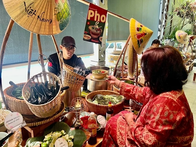 Overseas Vietnamese community in Indonesia: Preserving Vietnamese flavours in the Land of a Thousand Islands Overseas Vietnamese community in Indonesia: Preserving Vietnamese flavours in the Land of a Thousand Islands