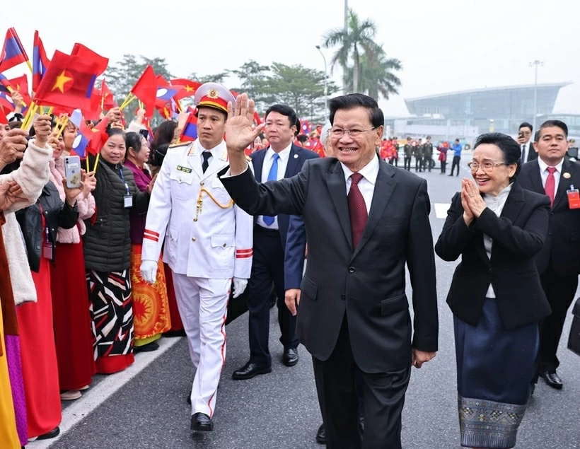 General Secretary, President of Laos Thongloun Sisoulith arrives in Hanoi, beginning state visit to Vietnam