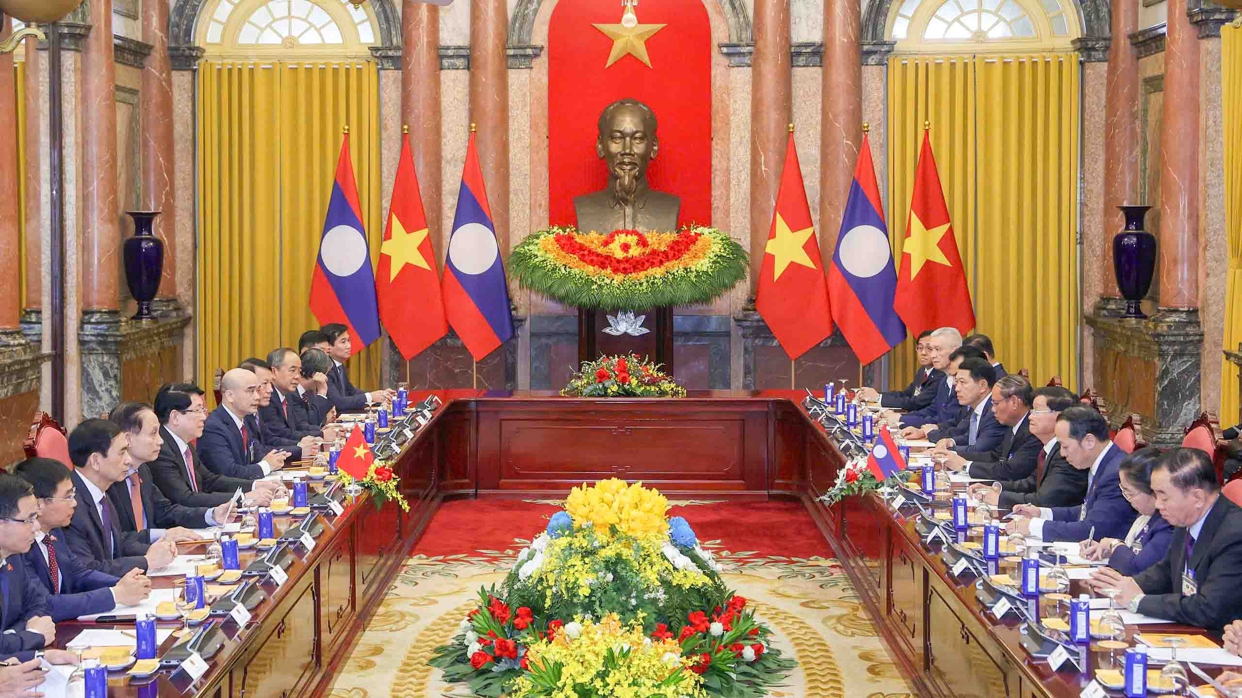 President Luong Cuong meets with General Secretary, President of Laos Thongloun Sisoulith