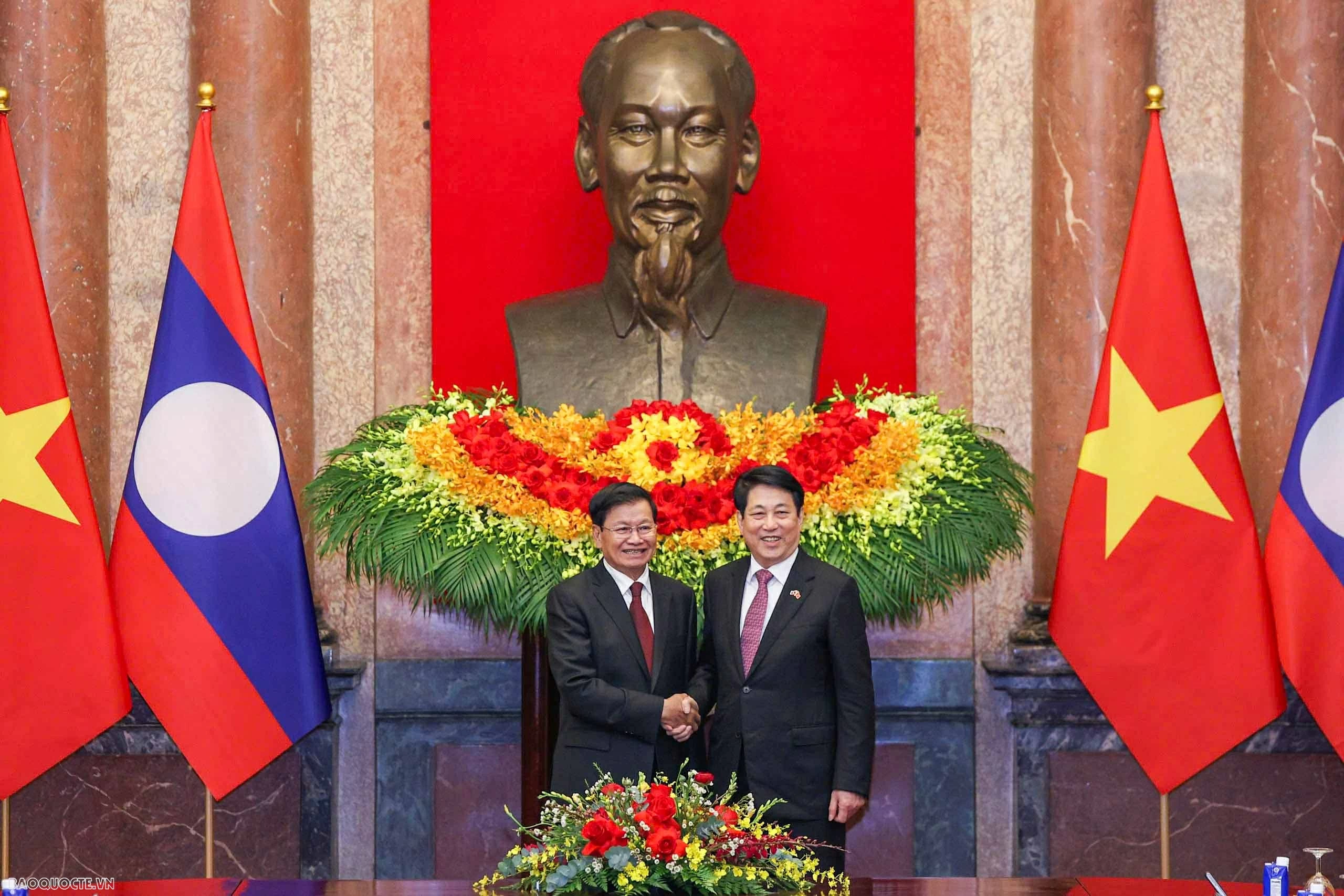 President Luong Cuong meets with General Secretary, President of Laos Thongloun Sisoulith