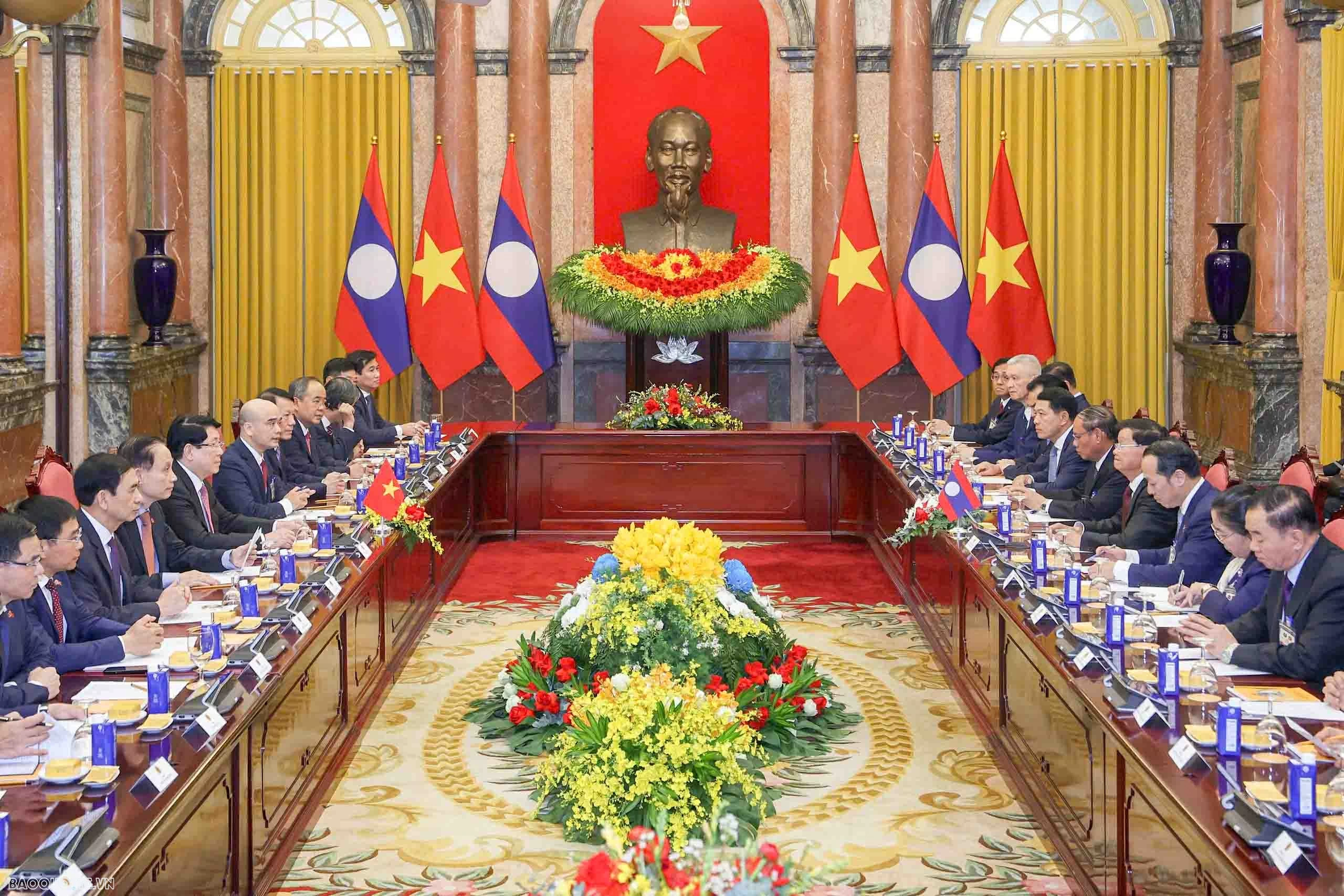President Luong Cuong meets with General Secretary, President of Laos Thongloun Sisoulith