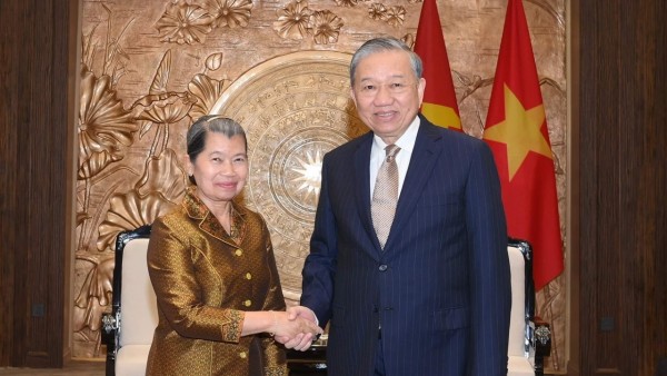 General Secretary To Lam receives Vice President of Cambodian People's Party Men Sam An