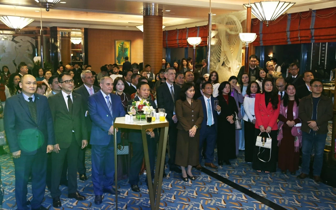 Signing of statistical cooperation agreement deepens Vietnam-Azerbaijan relations