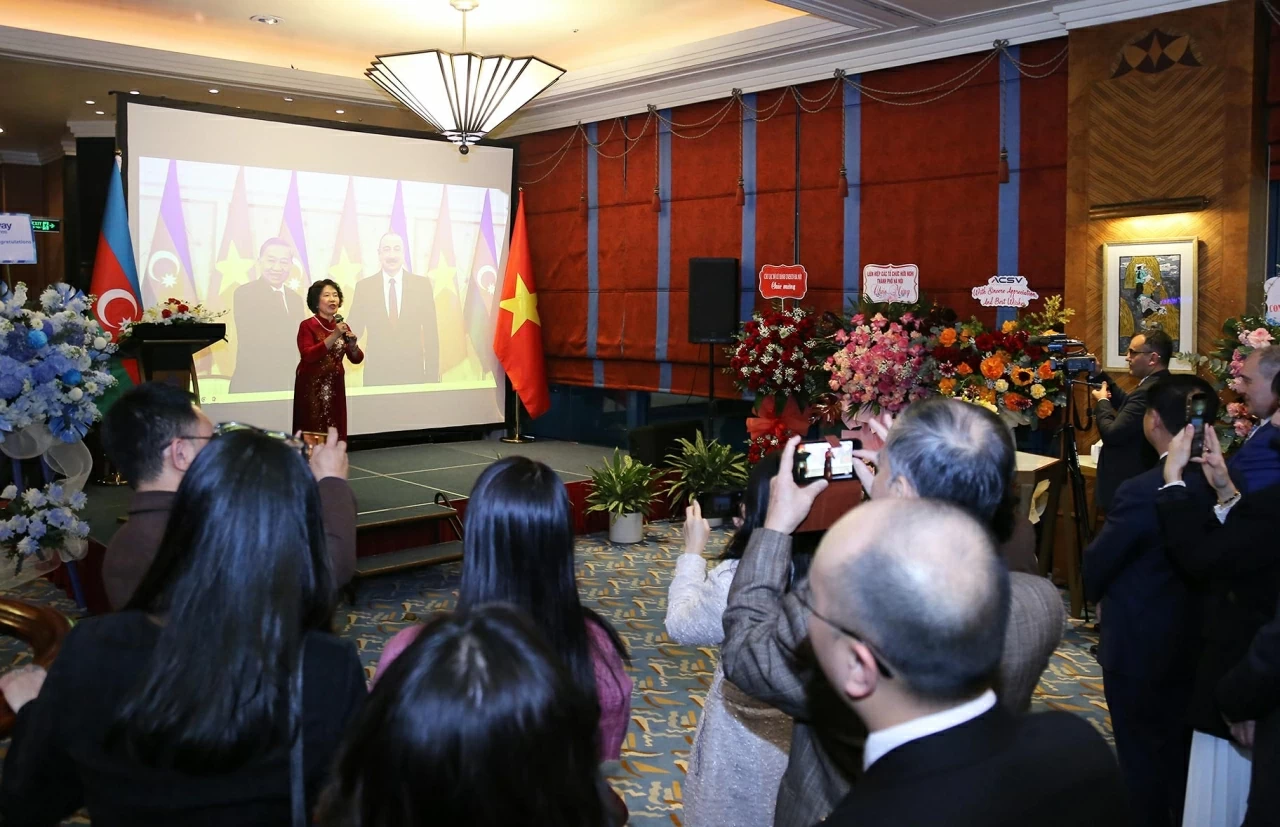 Signing of statistical cooperation agreement deepens Vietnam-Azerbaijan relations