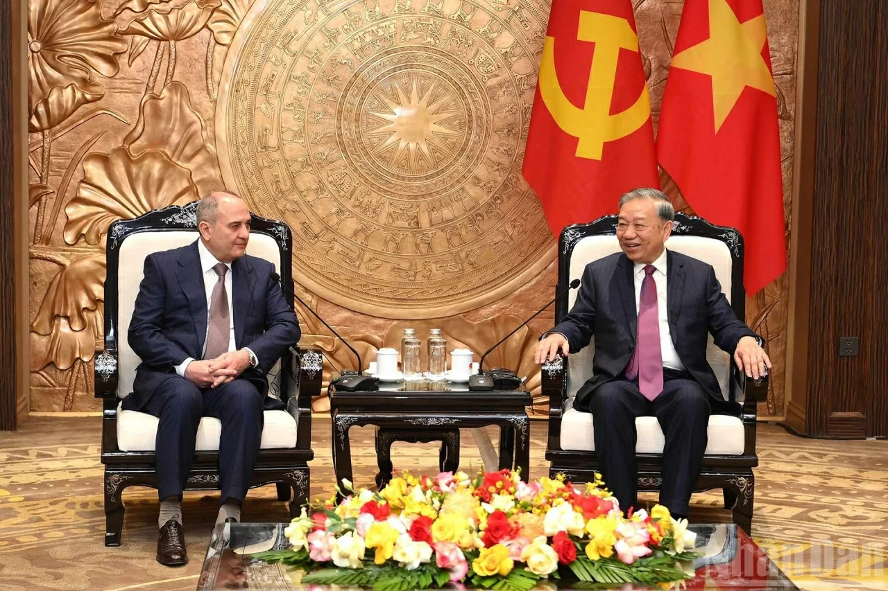 General Secretary To Lam welcomes New Azerbaijan Party delegation