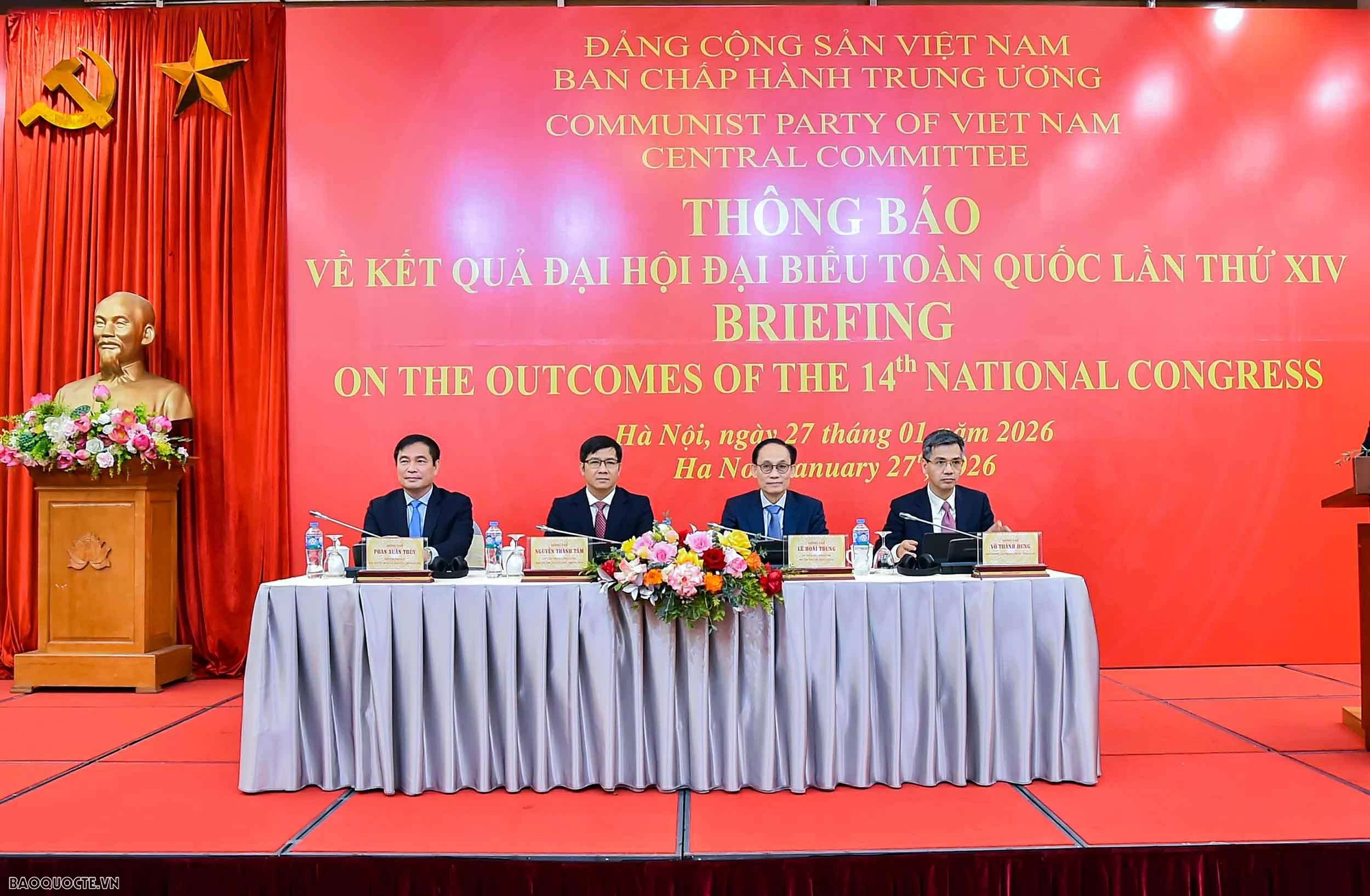Foreign Minister Le Hoai Trung chairs briefing on outcomes of the 14th National Party Congress