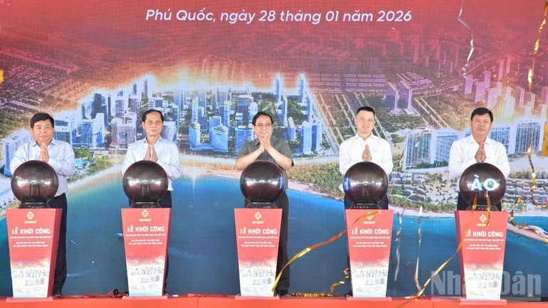 Prime Minister Pham Minh Chinh inspects key projects for APEC 2027