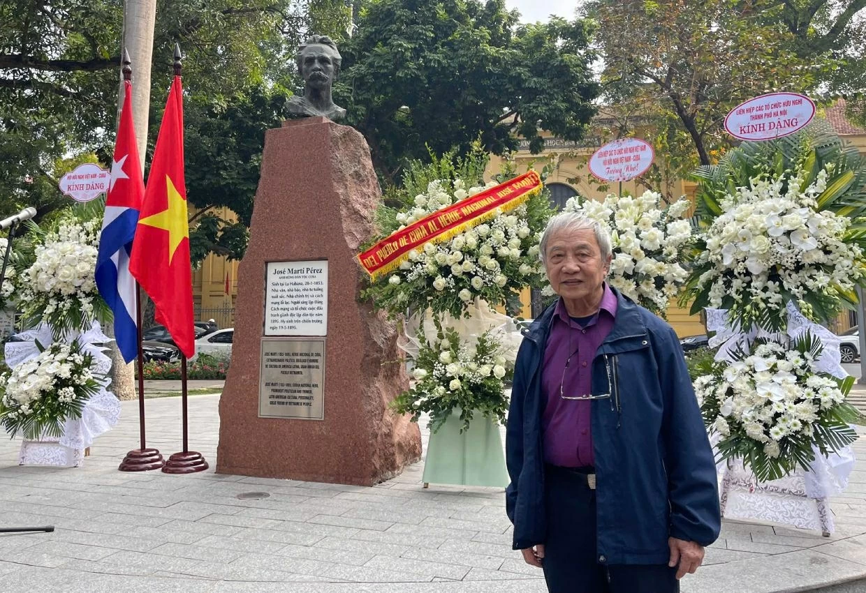 Commemorating the 173rd birth anniversary of Cuban National Hero José Martí in Hanoi