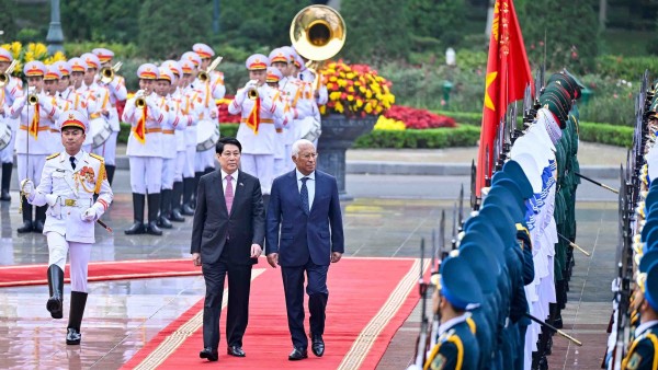 President Luong Cuong hosts welcome ceremony for European Council President António Costa