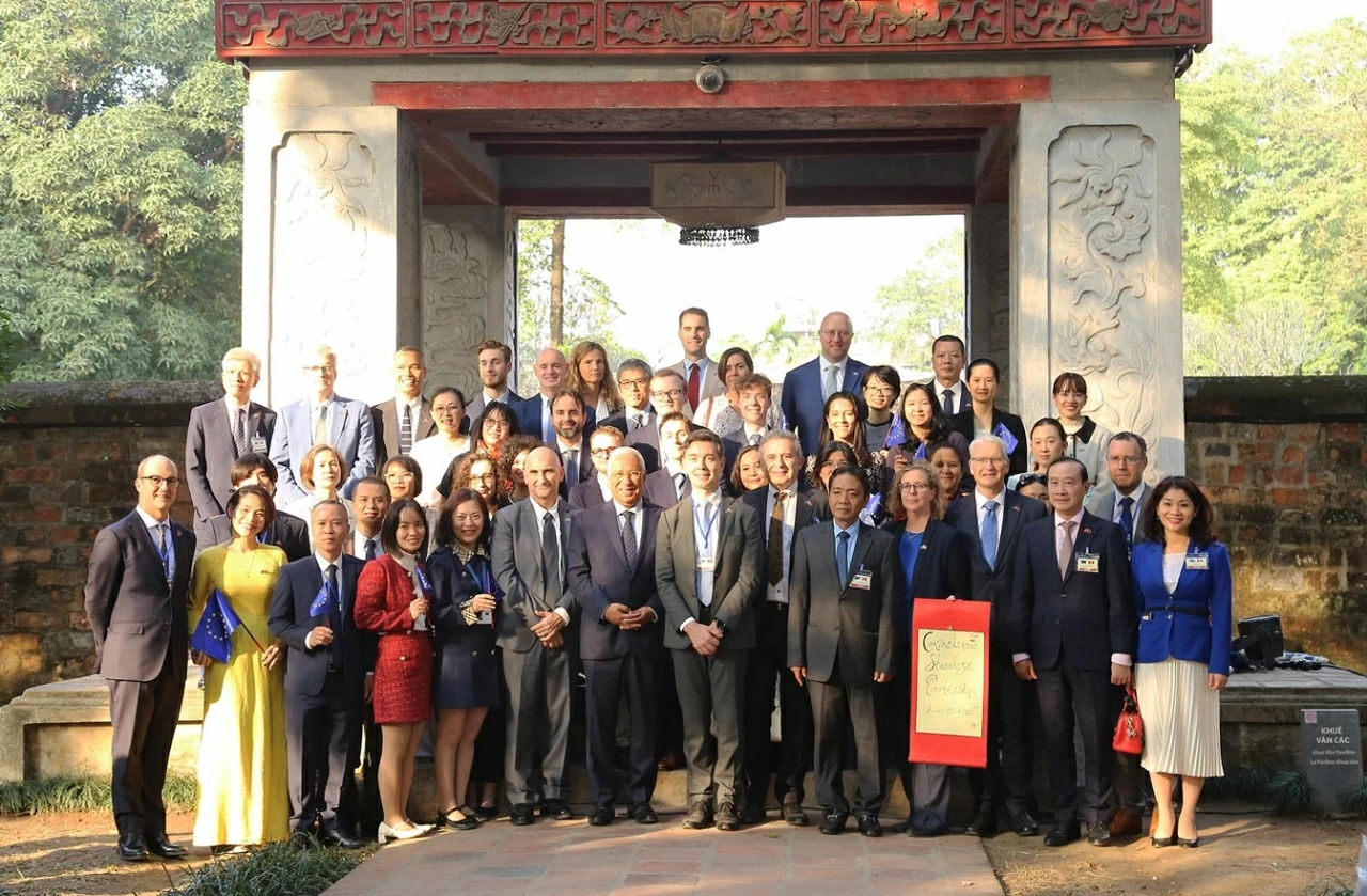 European Council President António Costa visits Van Mieu – Quoc Tu Giam and Metro Line 3 Project