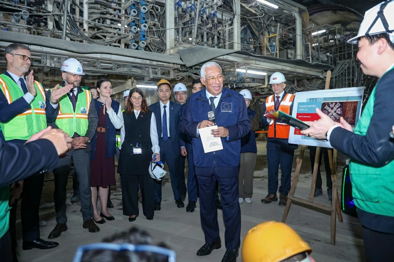 European Council President António Costa visits Van Mieu – Quoc Tu Giam and Metro Line 3 Project