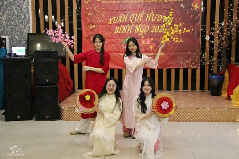 Consulate General: Spreading the success of 14th Party Congress to the Vietnamese Community in Far East, looking ahead to Lunar New Year Tet Consulate General: Spreading the success of 14th Party Congress to the Vietnamese Community in Far East, looking ahead to Lunar New Year Tet