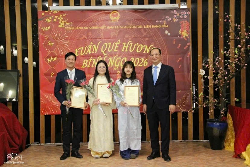 Consulate General: Spreading the success of 14th Party Congress to the Vietnamese Community in Far East, looking ahead to Lunar New Year Tet