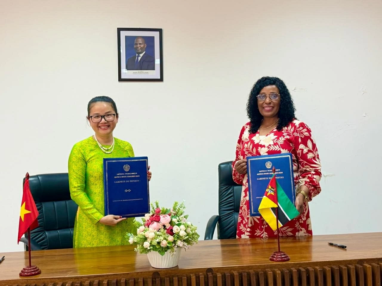 Vietnam and Mozambique sign higher education cooperation agreement