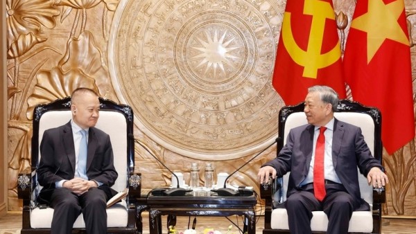 Party General Secretary To Lam receives Special Envoy of General Secretary, President of China Xi Jinping