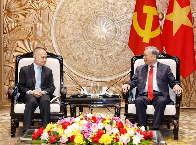 Party General Secretary To Lam receives Special Envoy of General Secretary, President of China Xi Jinping