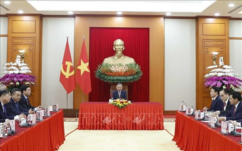 General Secretary To Lam holds phone talks with RoK President Lee Jae Myung