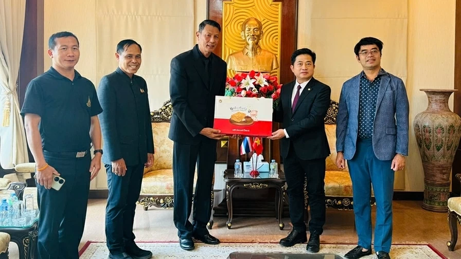 Khon Kaen Deputy Governor (Thailand) extends New Year greetings to the Vietnamese Consulate General