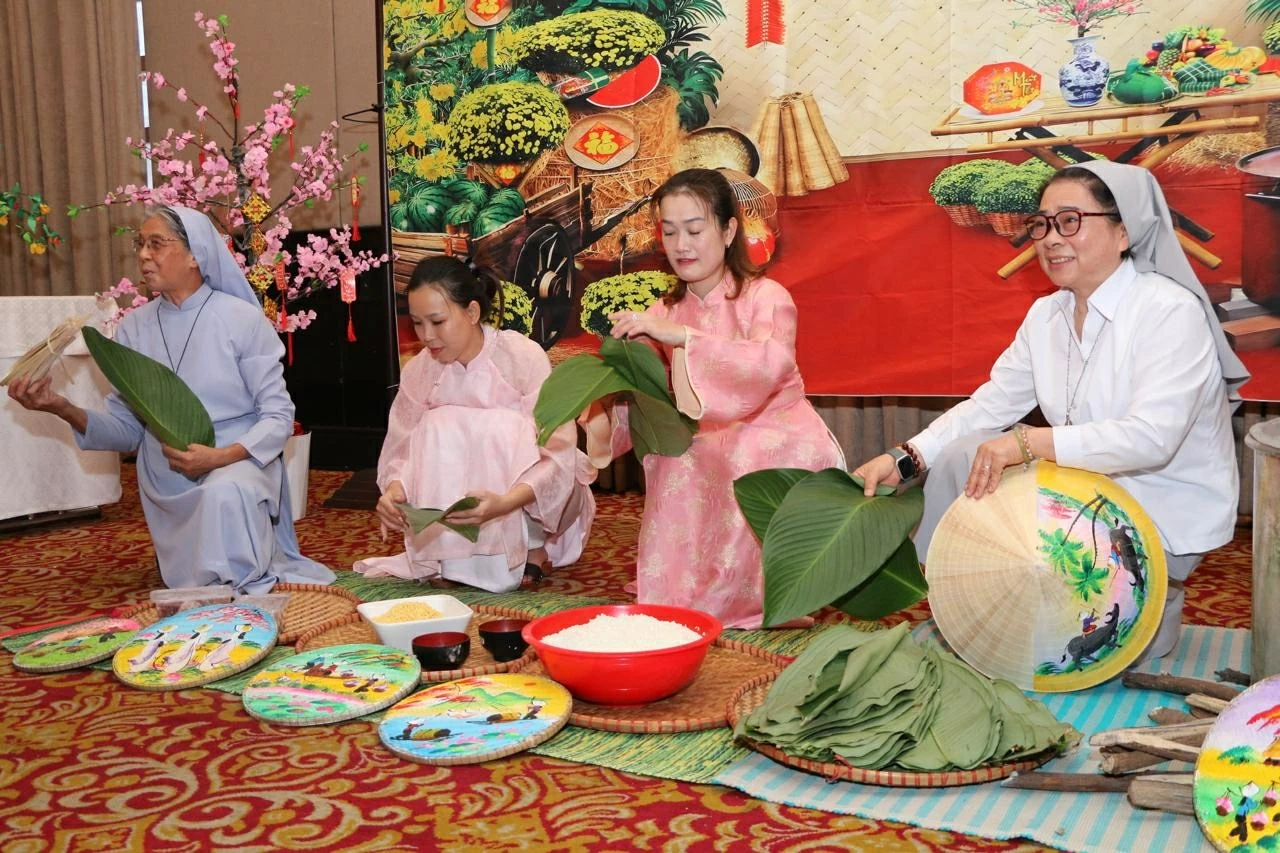 Vietnamese Community Tet in Sri Lanka: A taste of homeland Spring in the heart of Colombo Vietnamese Community Tet in Sri Lanka: A taste of homeland Spring in the heart of Colombo