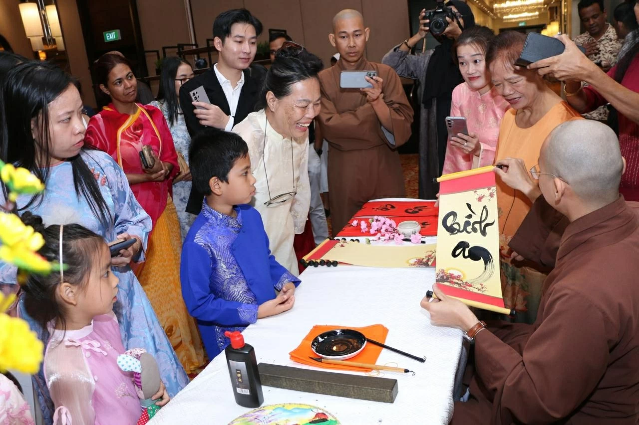 Vietnamese Community Tet in Sri Lanka: A taste of homeland Spring in the heart of Colombo Vietnamese Community Tet in Sri Lanka: A taste of homeland Spring in the heart of Colombo